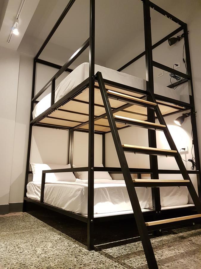 World Inn 窩二樓小客棧民宿 Hualien Extérieur photo