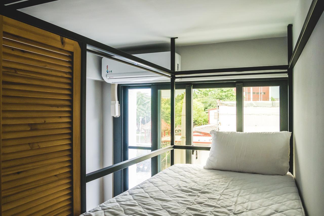 World Inn 窩二樓小客棧民宿 Hualien Extérieur photo
