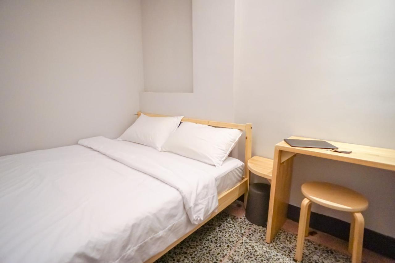 World Inn 窩二樓小客棧民宿 Hualien Extérieur photo
