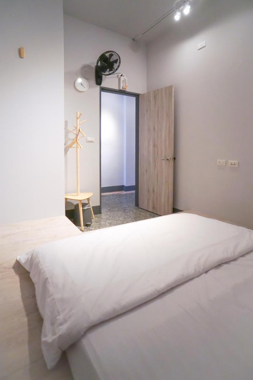 World Inn 窩二樓小客棧民宿 Hualien Extérieur photo