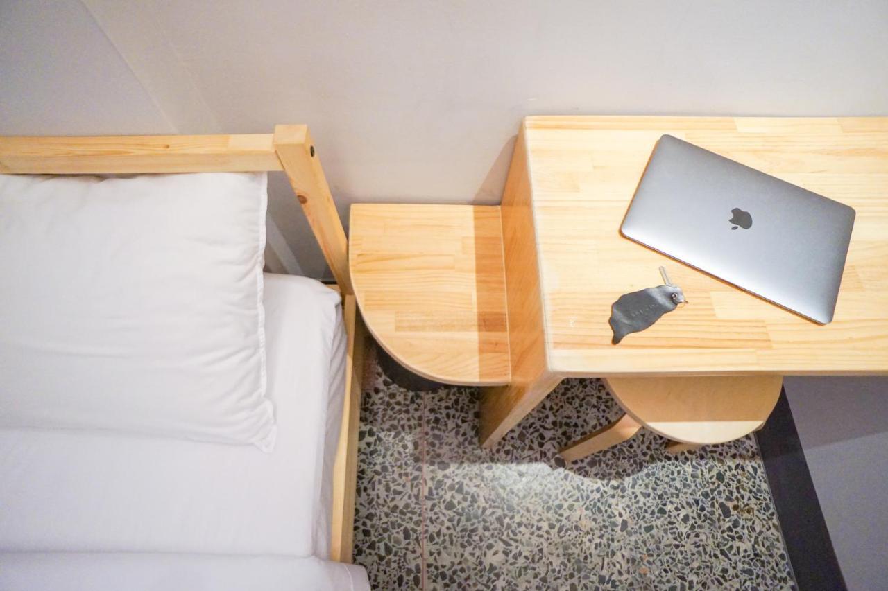 World Inn 窩二樓小客棧民宿 Hualien Extérieur photo