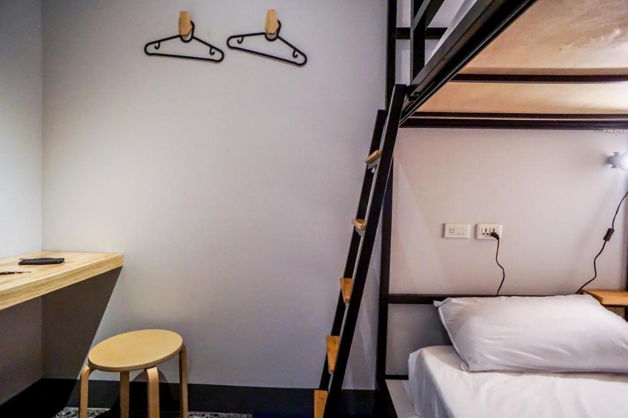 World Inn 窩二樓小客棧民宿 Hualien Extérieur photo